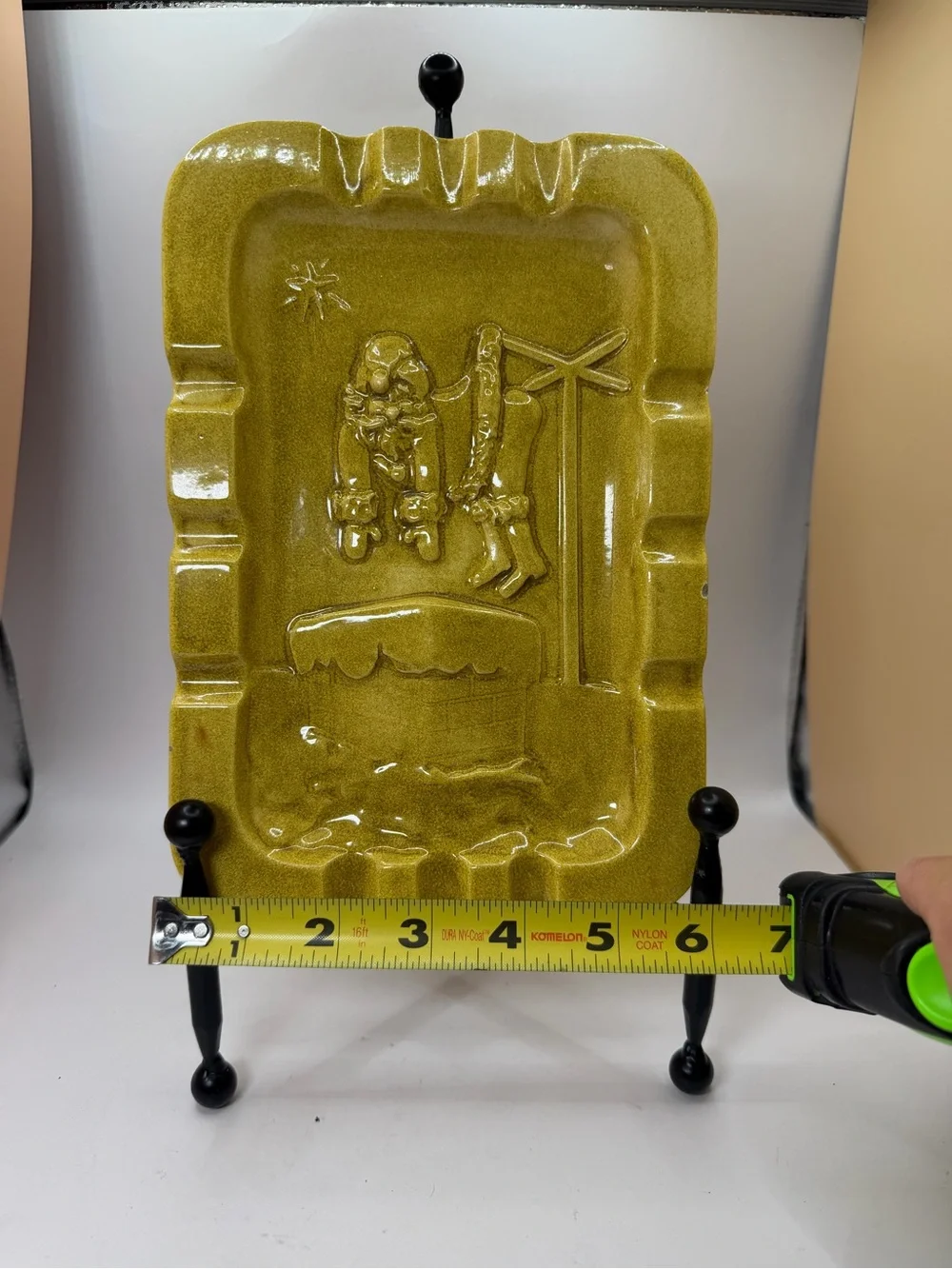 Vintage Mustard Yellow/Charteuse Ceramic Ashtray/Trinket Dish. Christmas Motif.